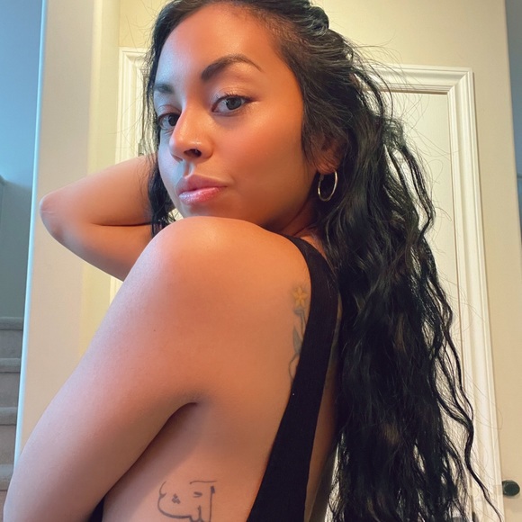 Meet your Posher, Brenda - Picture 1 of 3